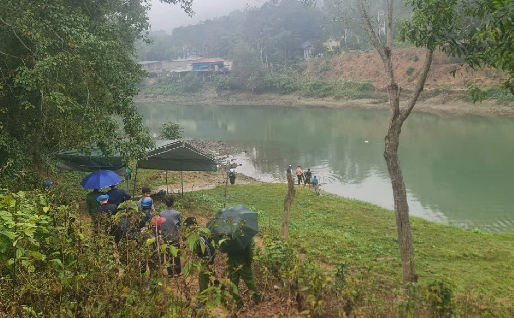 Hiện trường phát hiện thi thể người đàn ông Hiện trường phát hiện thi thể người đàn ông