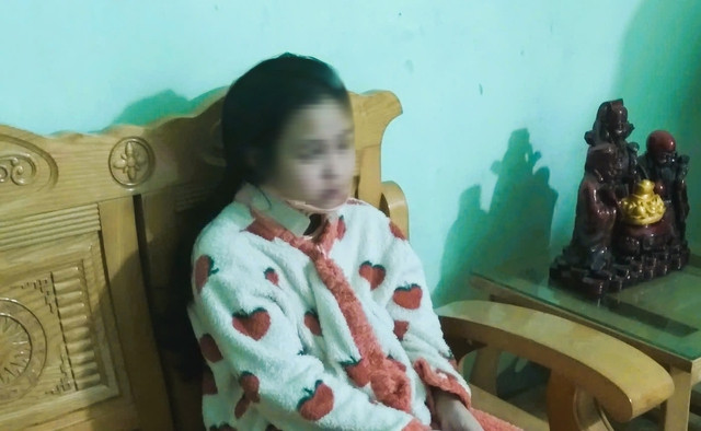 Nữ sinh bị đánh 'hội đồng' gãy đốt sống cổ