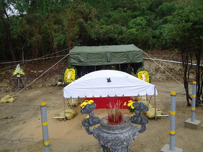 Thiếu tá Nguyễn Xuân Tưởng, một trong 25 người được điều động ra làm nhiệm vụ đợt này chia sẻ: “Được cử làm nhiệm vụ canh giữ khu vực mộ Đại tướng là một niềm vinh dự, sự hãnh diện của người lính chúng tôi. Bởi vì trước đây chúng tôi chỉ biết Người anh hùng vĩ đại của dân tộc qua thông tin đại chúng…”