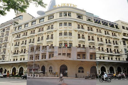 Khách sạn Majestic (Sài Gòn) năm 1966 và nay