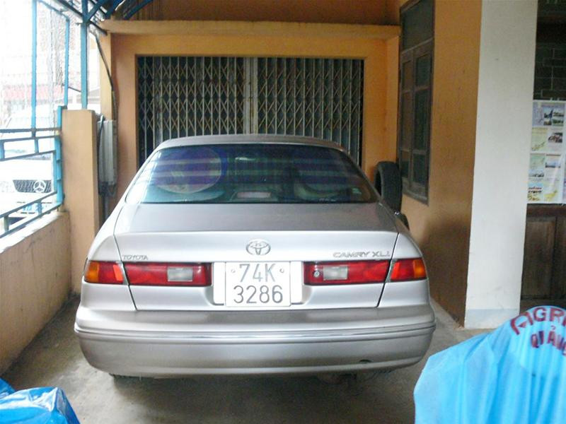 Chiếc xe 74k -3286 nằm ở trụ sở Cty Bảo Việt Quảng Trị (ảnh chụp chiều 2/11)