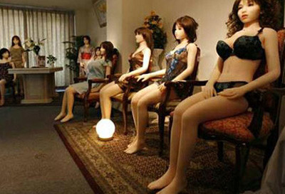 Một “con nỡm” bằng silicon được rao bán với giá 100 triệu đồng