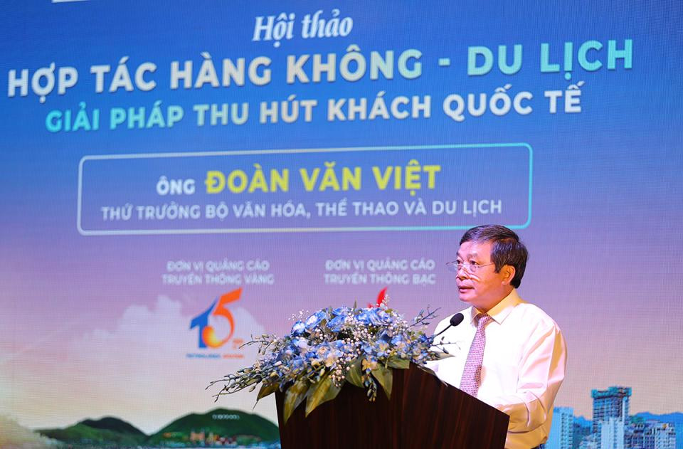Thứ trưởng Bộ Văn hóa, Thể thao và Du lịch Đoàn Văn Việt phát biểu tại Chương trình.