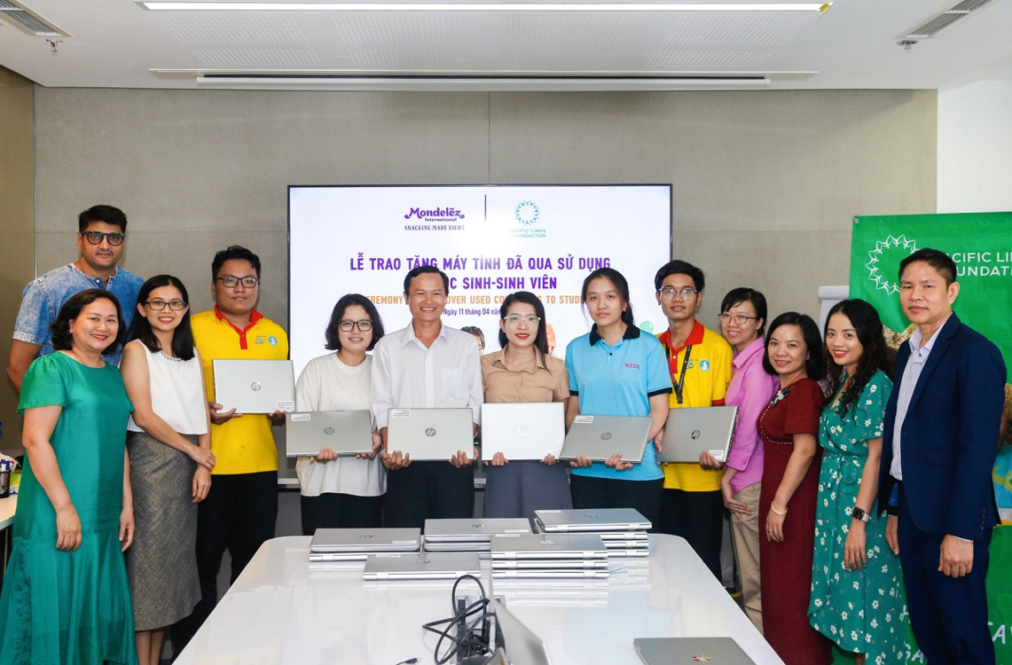 Công ty Mondelez Kinh Đô trao tặng 141 máy tính đã qua sử dụng với chất lượng tốt cho tổ chức Pacific Links Foundation