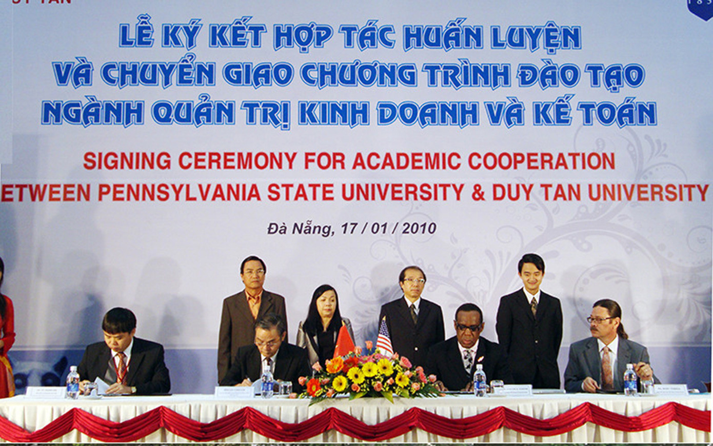 ĐH Duy Tân ký kết và đưa giảng viên các ngành Quản trị-Kế toán qua ĐH Bang Pennsylvania để tập huấn chuyên môn