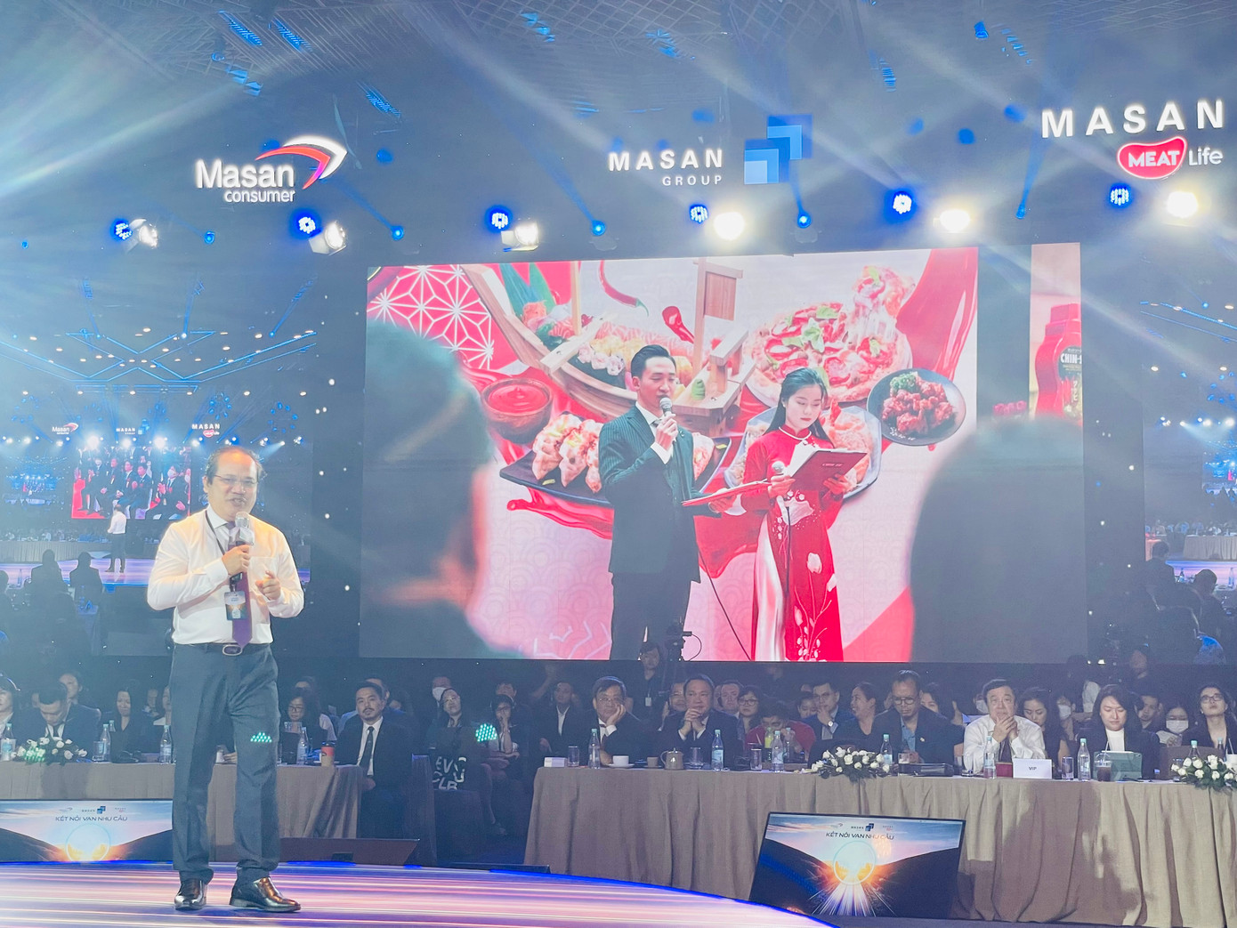 Ông Trương Công Thắng, Tổng giám đốc Masan Consumer trình bày tầm nhìn của Masan Consumer về xây dựng thương hiệu và sản phẩm vững mạnh