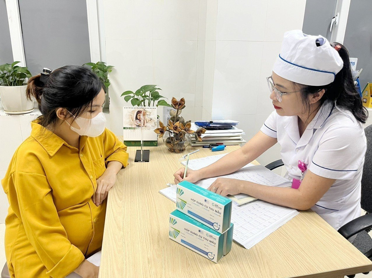 Thai phụ được tư vấn làm xét nghiệm NIPT tại Bệnh viện Sản Nhi Nghệ An