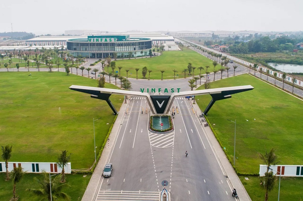 Với lợi thế sở hữu tổ hợp sản xuất hiện đại hàng đầu thế giới và hệ sinh thái hỗ trợ toàn diện cho xe điện, VinFast đang ngày càng khẳng định vị thế vững chắc dẫn đầu thị trường xe máy điện Việt Nam.