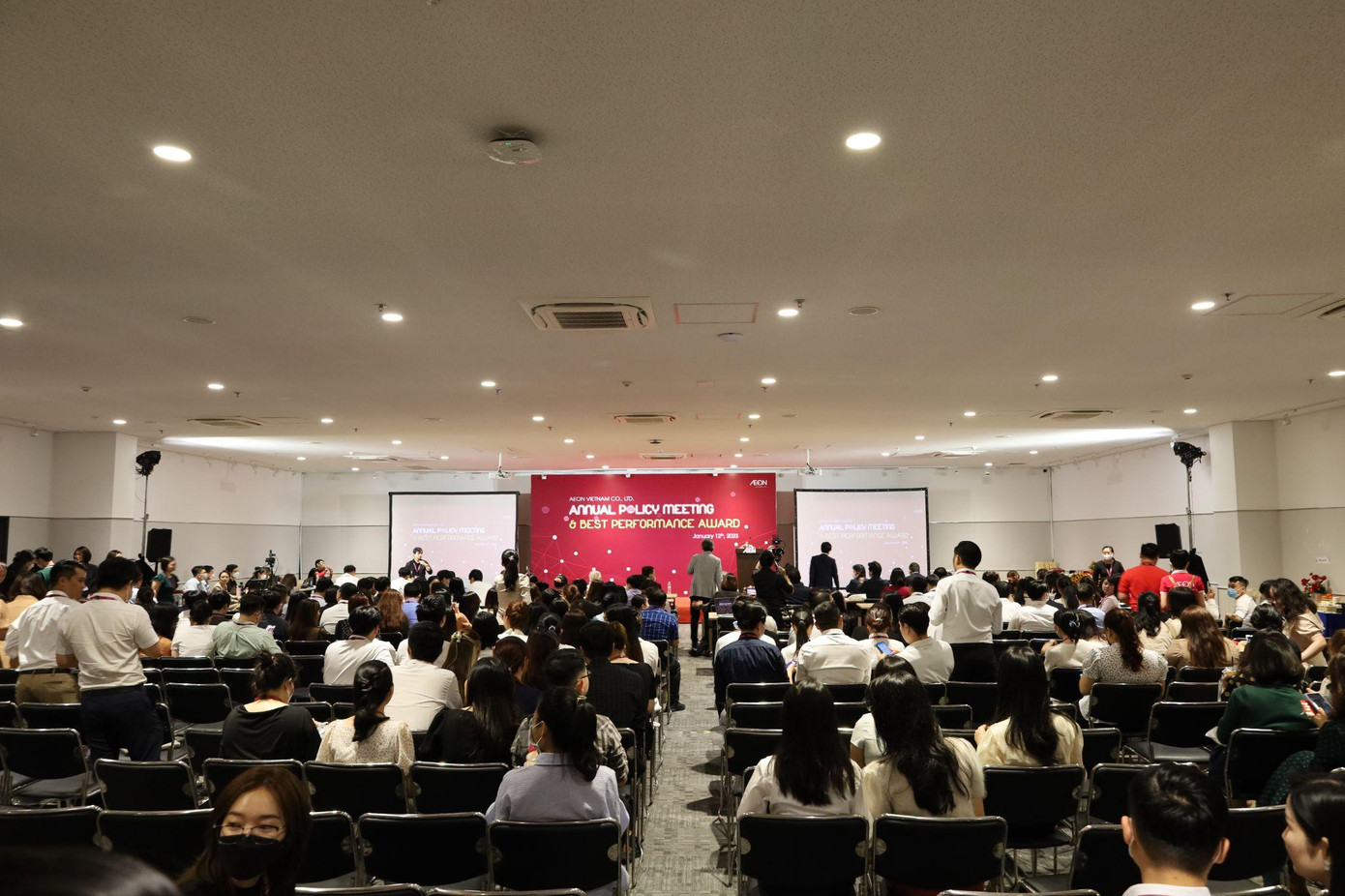 Cuộc họp chính sách thường niên giúp Người AEON biết được định hướng của công ty và cá nhân.