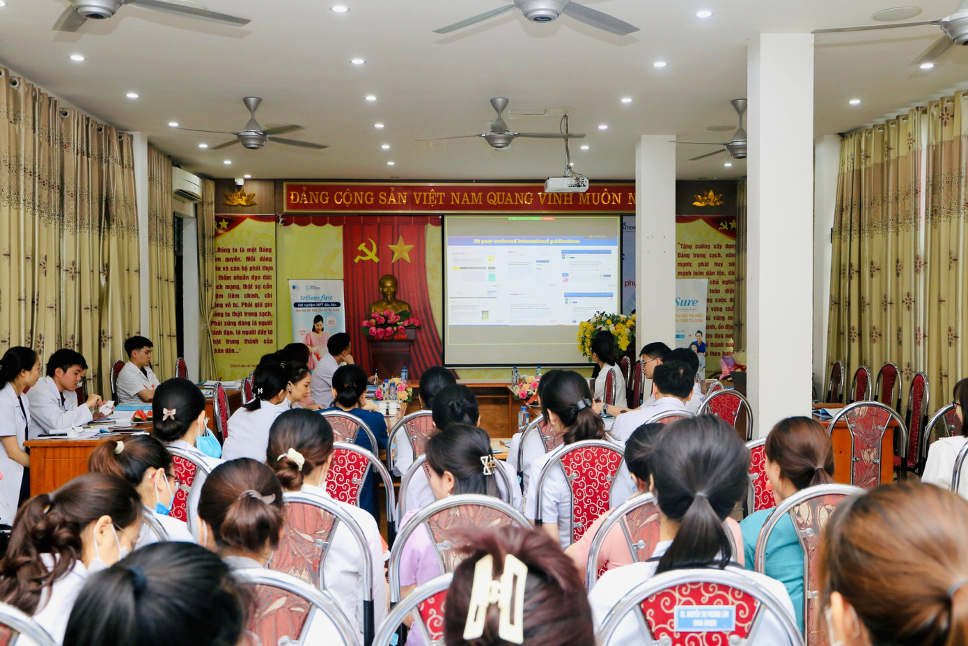 Hội thảo khoa học về "Di truyền ứng dụng trong chăm sóc sức khỏe bà mẹ và trẻ em"