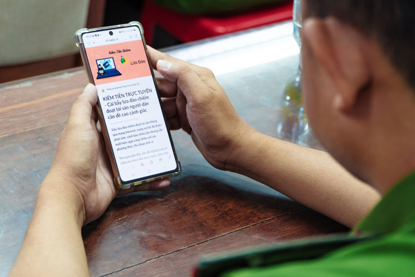 Công an quận 12 luôn chủ động đăng tải thông tin để người dân cập nhật tình hình an ninh địa bàn Công an quận 12 luôn chủ động đăng tải thông tin để người dân cập nhật tình hình an ninh địa bàn