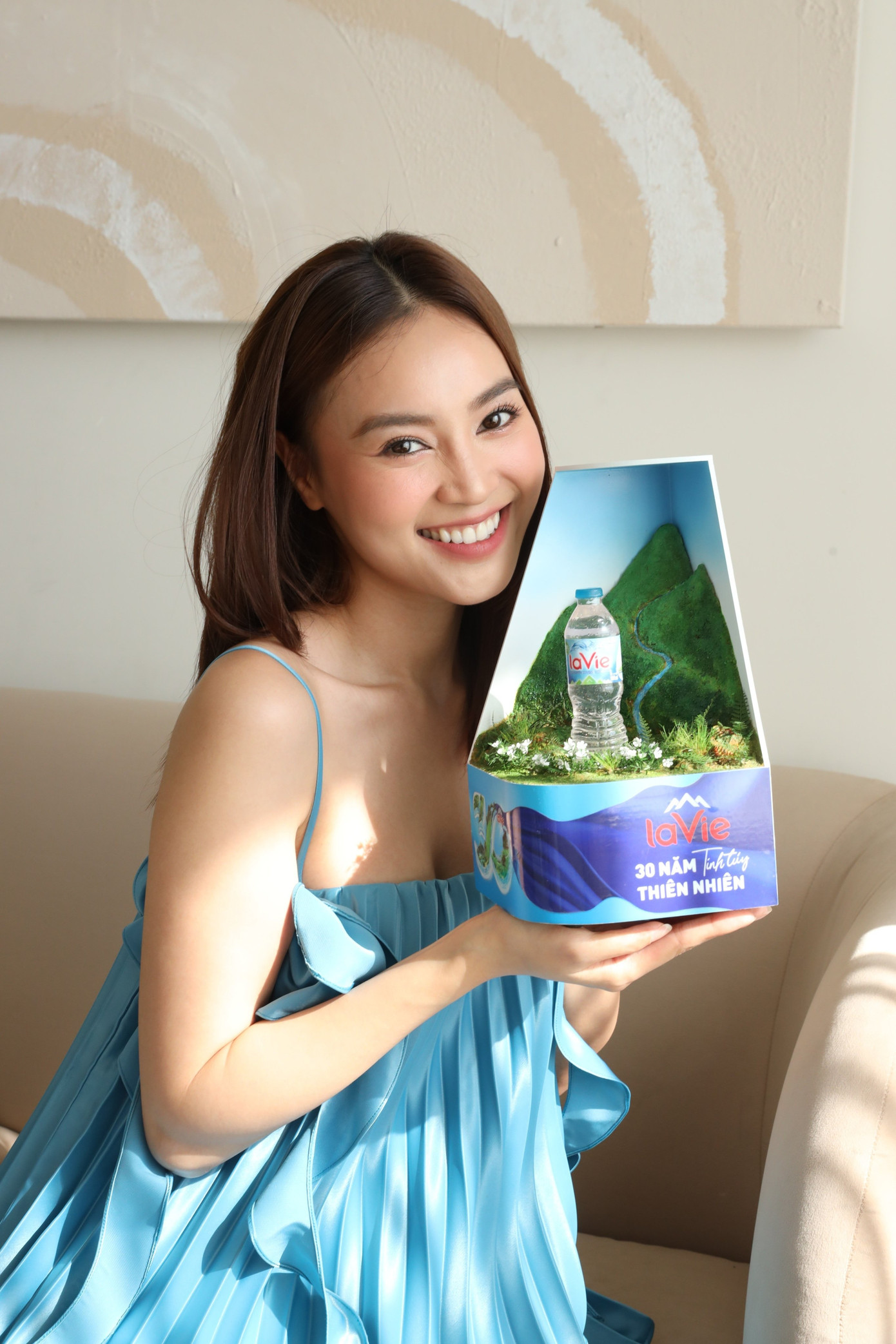 La Vie song hành trong những năm tháng cuộc đời tươi đẹp của Ninh Dương Lan Ngọc La Vie song hành trong những năm tháng cuộc đời tươi đẹp của Ninh Dương Lan Ngọc