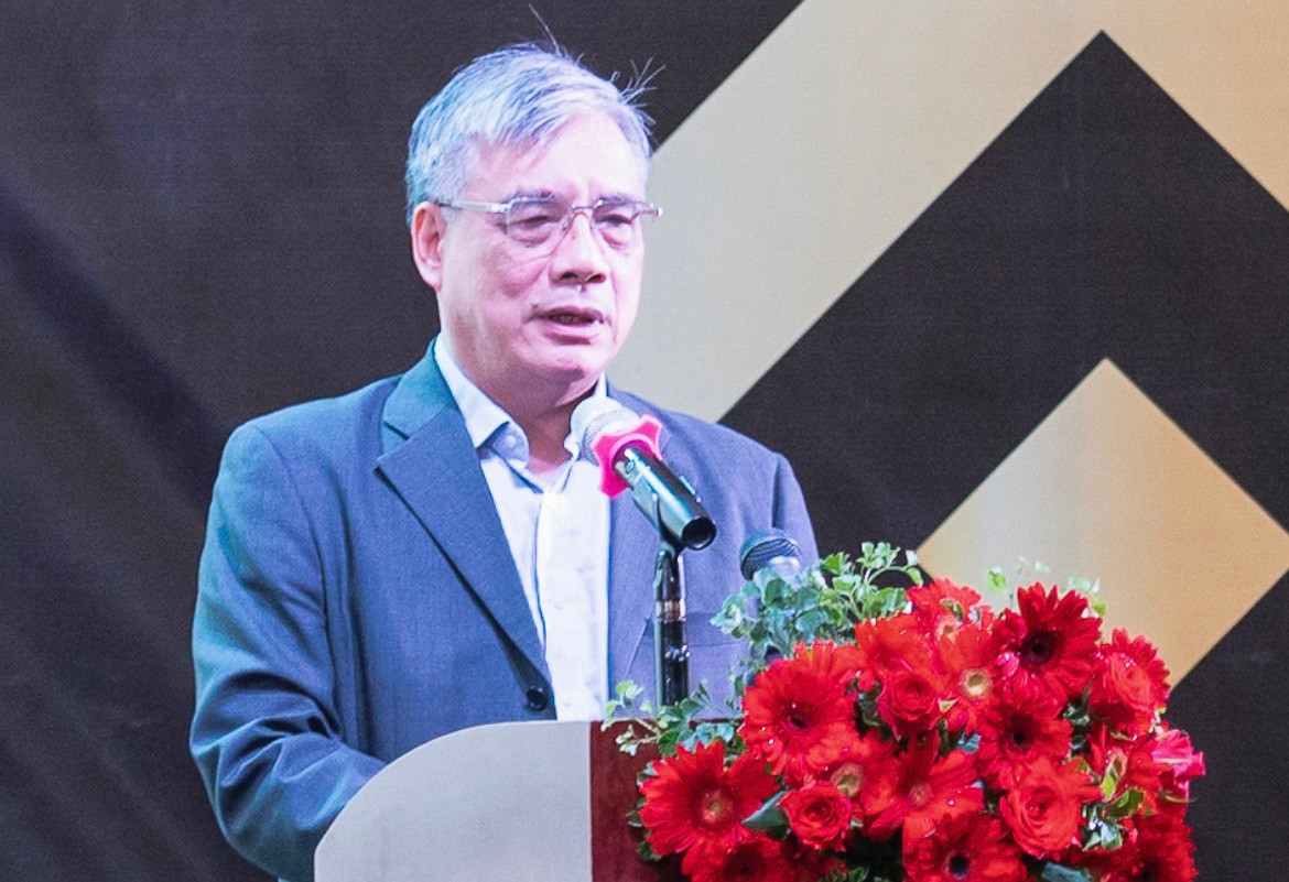 PGS. TS. Trần Đình Thiên - Nguyên Viện trưởng Viện Kinh tế Việt Nam tham luận tại Hội thảo khoa học