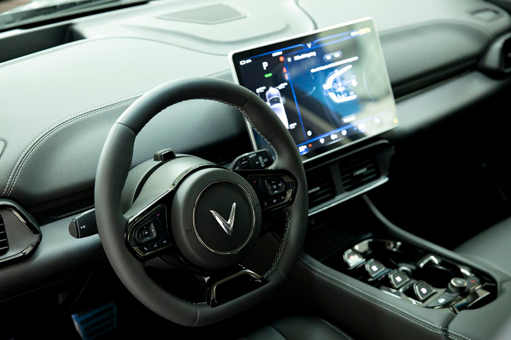 VF 8 được giới chuyên môn đánh giá cao nhờ loạt trang bị nổi trội trong phân khúc D-SUV.