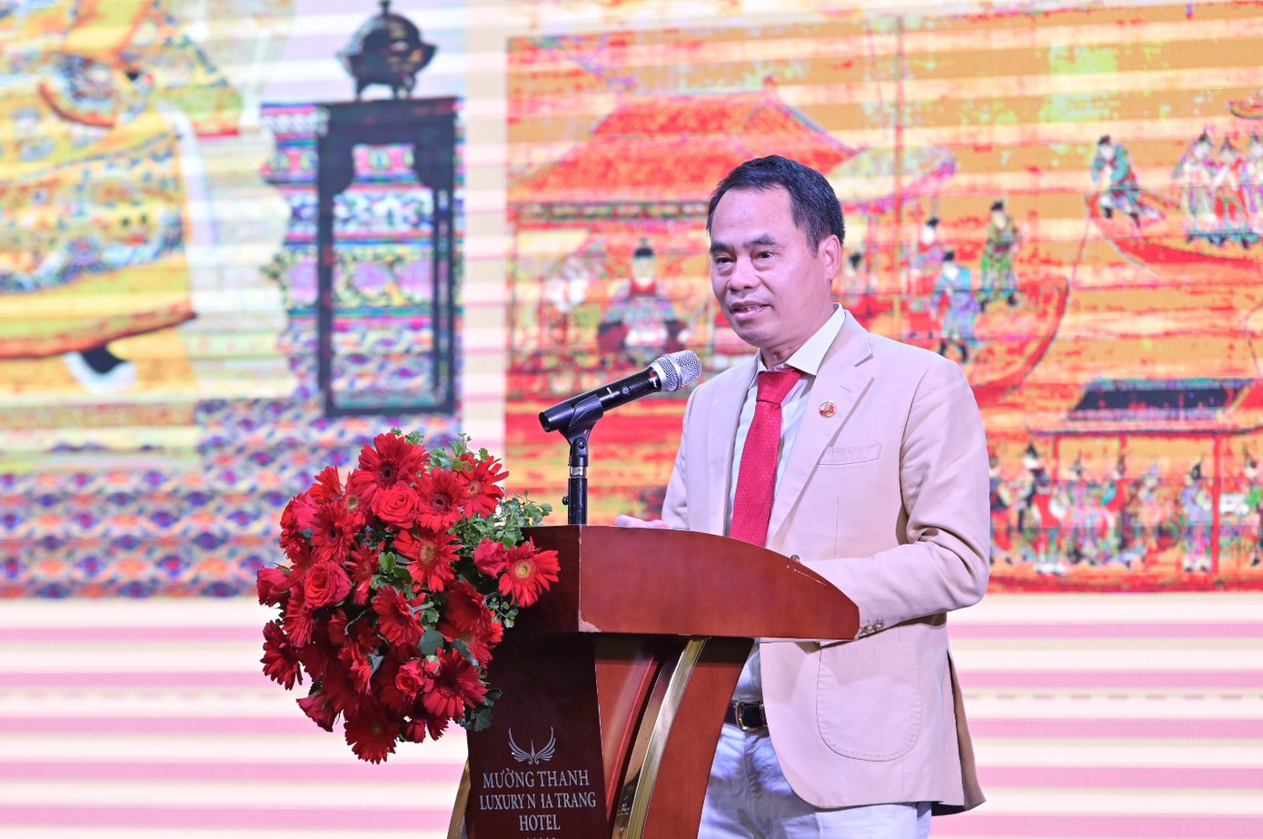 Ông Nguyễn Văn Tưởng là một doanh nhân luôn có nhiều nỗ lực, sáng kiến kết nối các trí thức, tài năng và doanh nghiệp Việt Nam cũng như thế giới nhằm thực hiện mục tiêu xây dựng và phát triển tỉnh Khánh Hòa