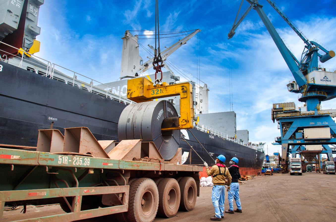 Xuất khẩu thép cuộn cán nóng của Hoà Phát đi châu Âu