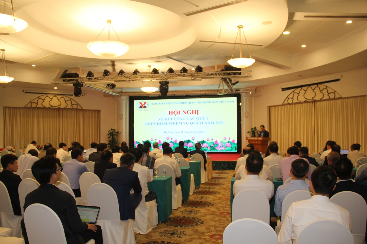 Quang cảnh hội nghị.