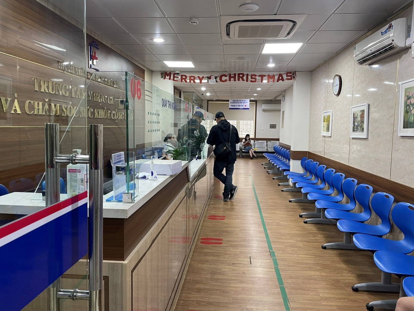 Bệnh viện thời điểm buổi chiều, các ngày cuối tuần