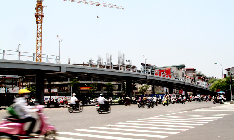 Tiến độ hoàn thiện công trình được đẩy mạnh để hơn ngày nữa có thể thông xe