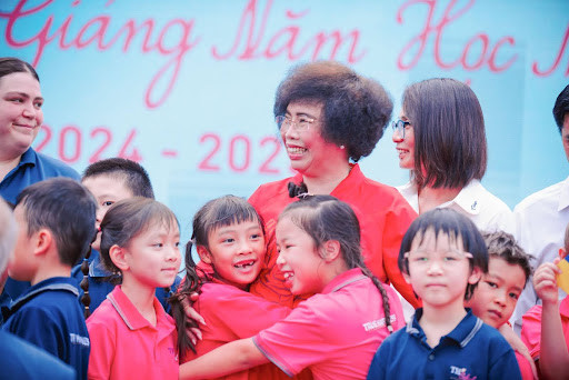 Anh hùng Lao động Thái Hương, Nhà sáng lập Hệ thống trường TH School, nhấn mạnh về giá trị cốt lõi của nhà trường: “Vì hạnh phúc đích thực”