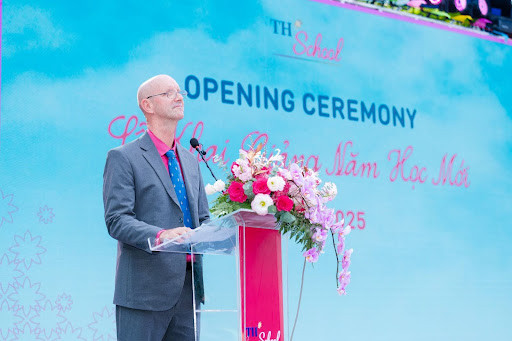 Thầy Thomas Pado, Tổng hiệu trưởng - Hiệu trưởng TH School Chùa Bộc, chia sẻ về định hướng cho năm học 2024-2025
