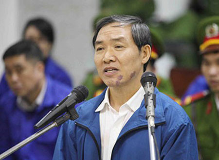 Bị cáo Dương Chí Dũng tại phiên tòa sáng 12/12