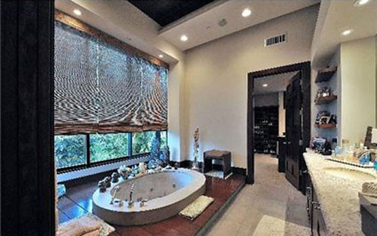 'Đột nhập' biệt thự mới của cô Kim 'siêu vòng 3' ảnh 9