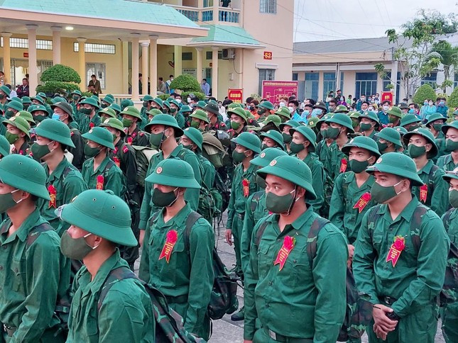 Hơn 4.700 thanh niên TPHCM lên đường nhập ngũ (ảnh minh họa). Hơn 4.700 thanh niên TPHCM lên đường nhập ngũ (ảnh minh họa).