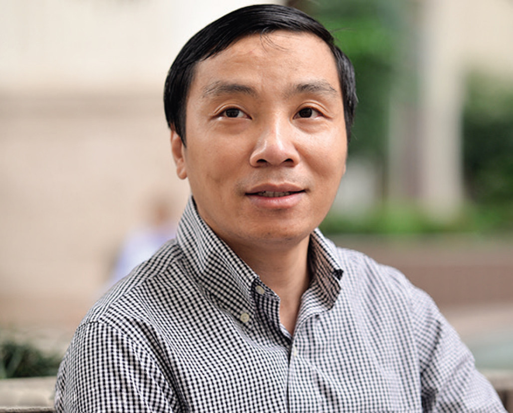 TS. Phạm Thế Anh cho rằng, cần bỏ quỹ bình ổn giá xăng dầu vì quỹ đang gây bất ổn. TS. Phạm Thế Anh cho rằng, cần bỏ quỹ bình ổn giá xăng dầu vì quỹ đang gây bất ổn.