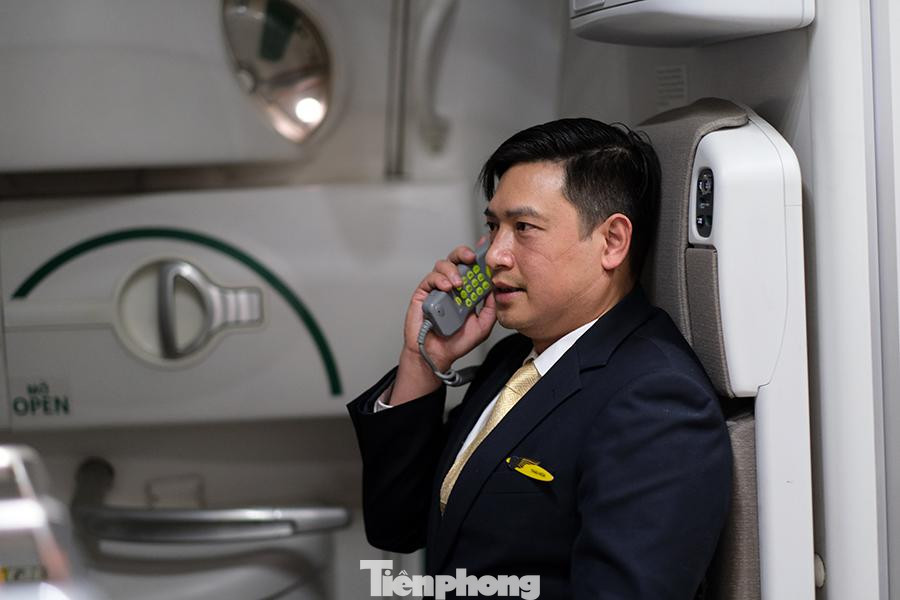 Tiếp viên trưởng Phạm Thái Hoà.