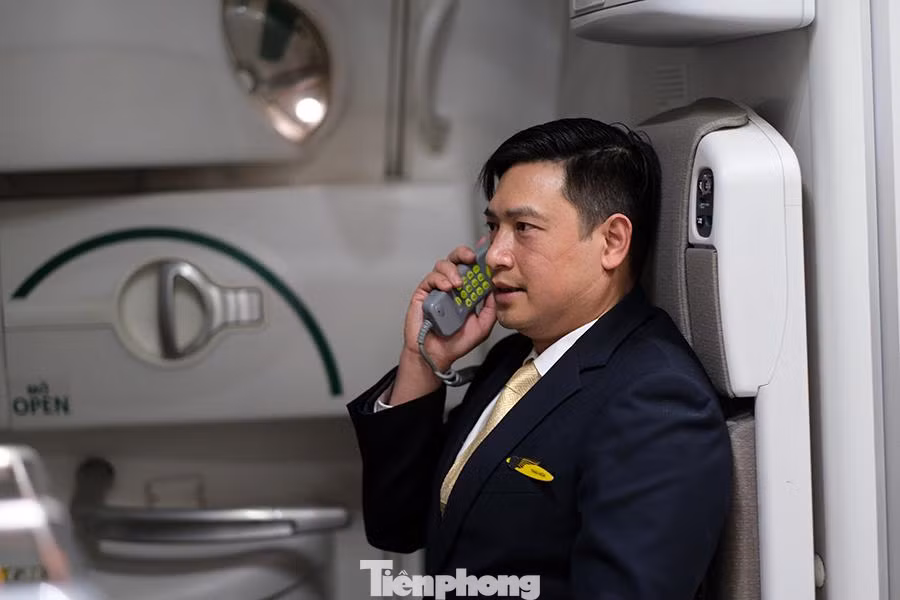 Tiếp viên trưởng Phạm Thái Hoà.