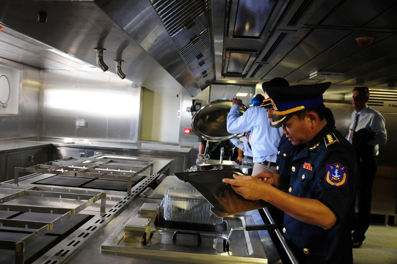 Phòng ăn trên tàu