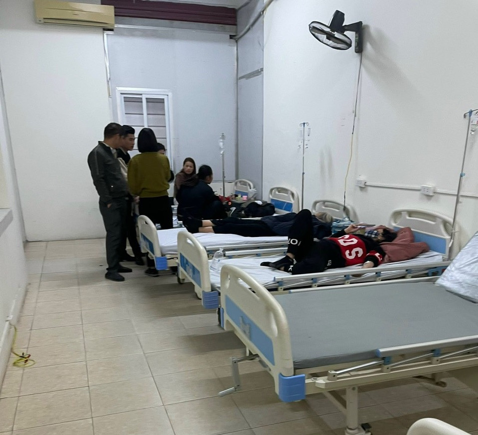 Nhiều học sinh của Trường tiểu học Điện Biên 1 nhập viện với biểu hiện đi ngoài, đau bụng Nhiều học sinh của Trường tiểu học Điện Biên 1 nhập viện với biểu hiện đi ngoài, đau bụng