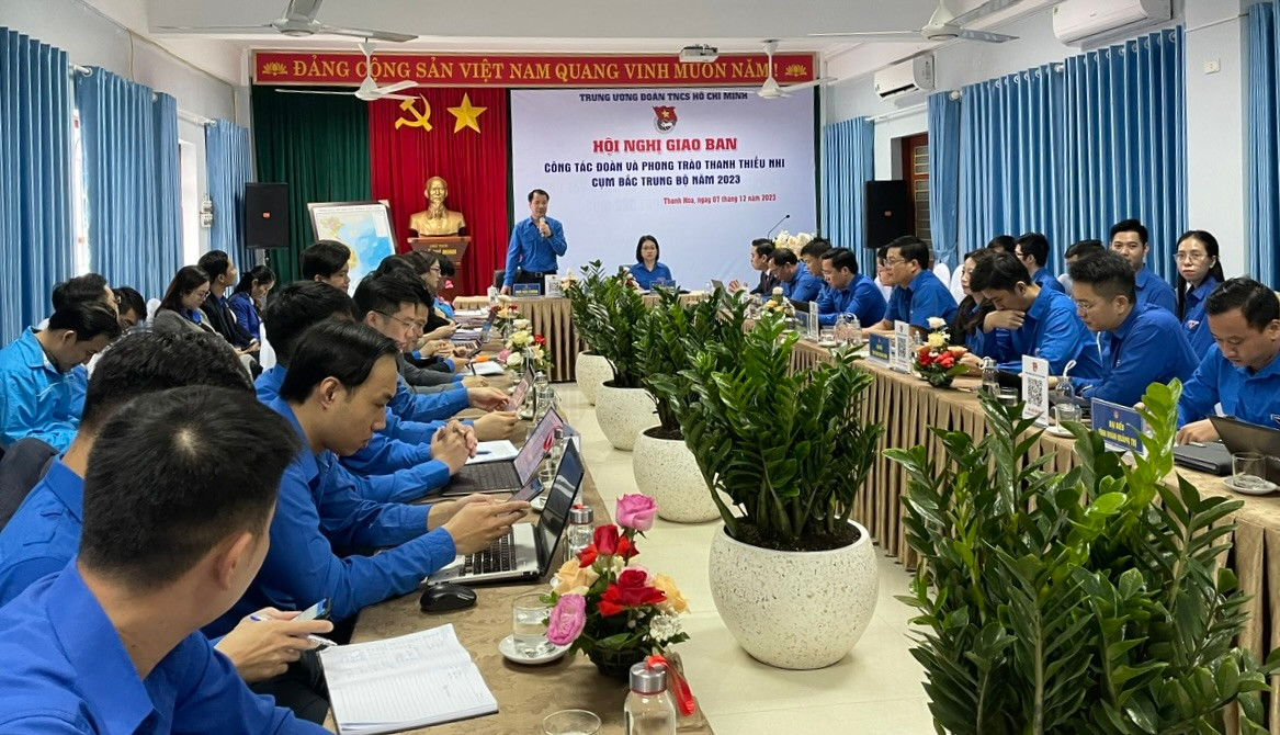 Toàn cảnh hội nghị.