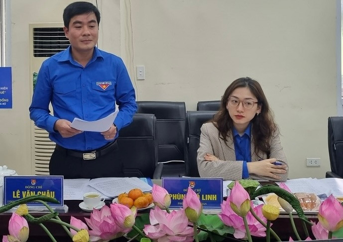 Bí thư Tỉnh Đoàn Thanh Hóa Lê Văn Châu phát biểu trao đổi một số nội dung tại hội nghị.