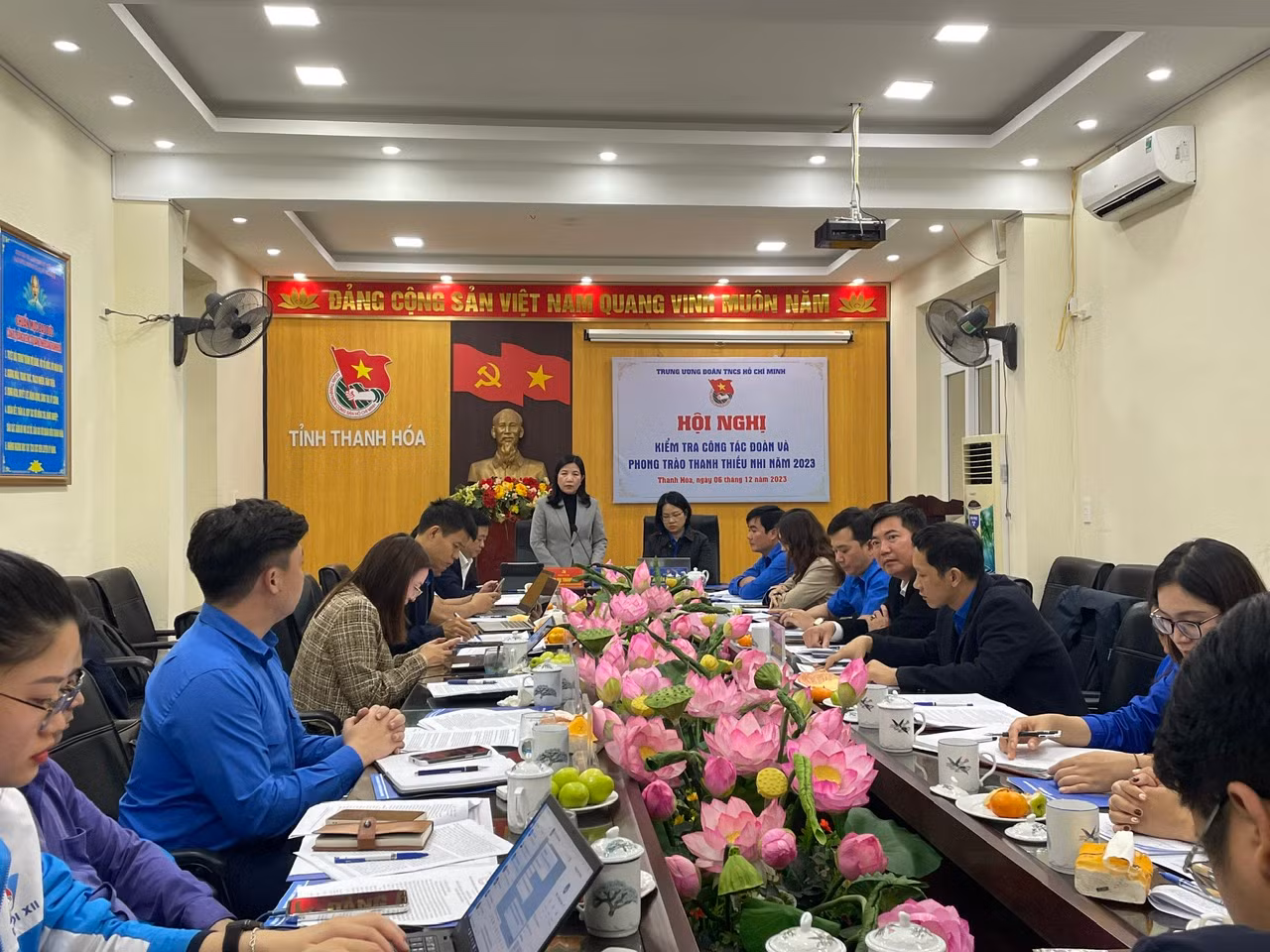 Bà Phạm Thị Thanh Thủy - Trưởng Ban Dân vận Tỉnh ủy, Chủ tịch Ủy ban MTTQ tỉnh Thanh Hoá phát biểu tại hội nghị.