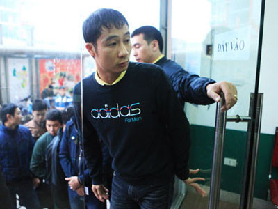 Quốc Vượng bán vé xe Tết