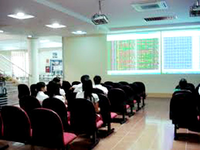 Thanh khoản giảm mạnh so với hôm qua