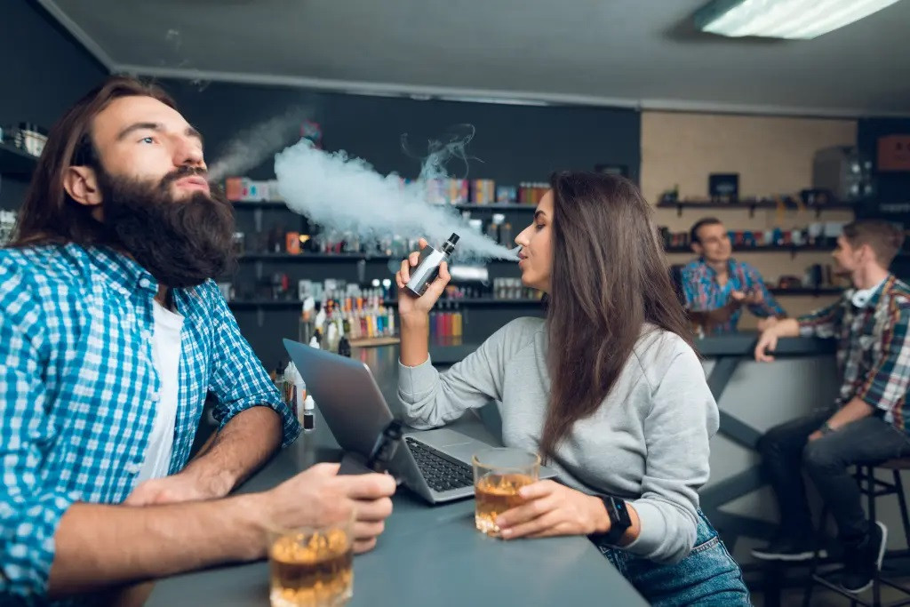 56 triệu người Mỹ trưởng thành thường xuyên tiếp xúc với khói thuốc độc hại thụ động