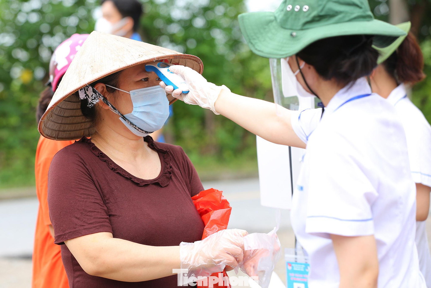 Siêu thị mở cửa phục vụ miễn phí cho người lao động nghèo và sinh viên đang mắc kẹt tại các khu ký túc xá do dịch bệnh COVID-19