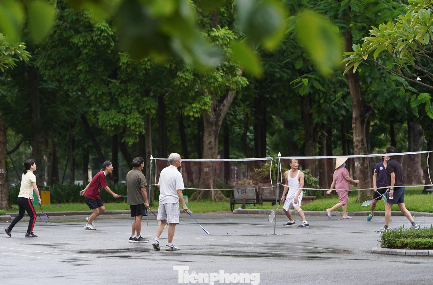 Tiếng cười sảng khoái của người dân khiến cả công viên rộn rã hơn những ngày trước đó.