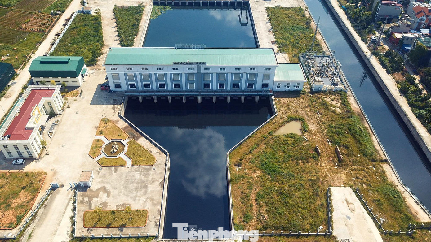 Được biết, UBND thành phố Hà Nội đã chấp thuận lùi thời gian hoàn thành giải phóng mặt bằng đến ngày 31/12/2021 và hoàn thành toàn bộ dự án đến ngày 31/12/2022. Vì thế trước mắt mùa mưa bão năm nay, dự án sẽ chưa thể phát huy được tác dụng.