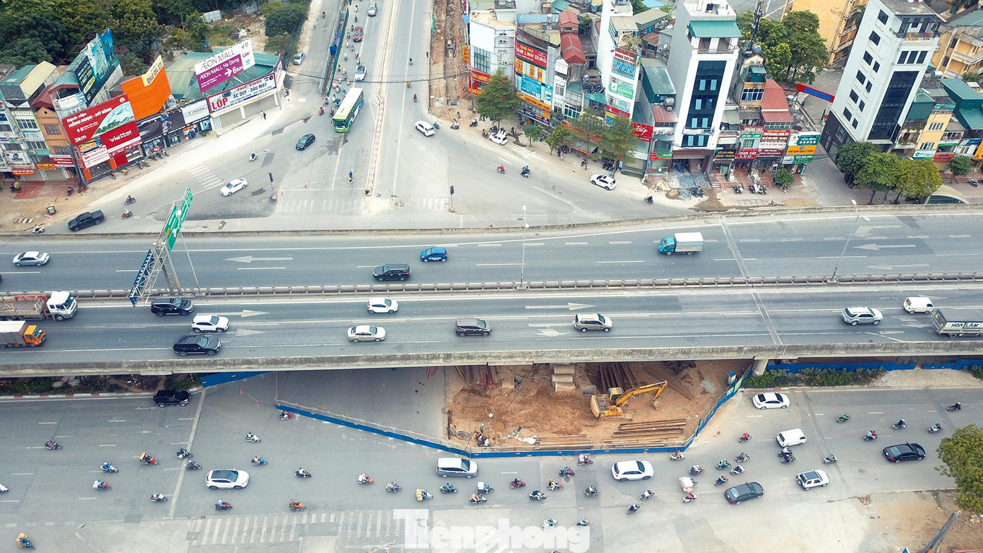 Giai đoạn rào chắn thử nghiệm sẽ đóng nút giao đường Tố Hữu - Lê Văn Lương trên đường Vành đai 3 (Khuất Duy Tiến).