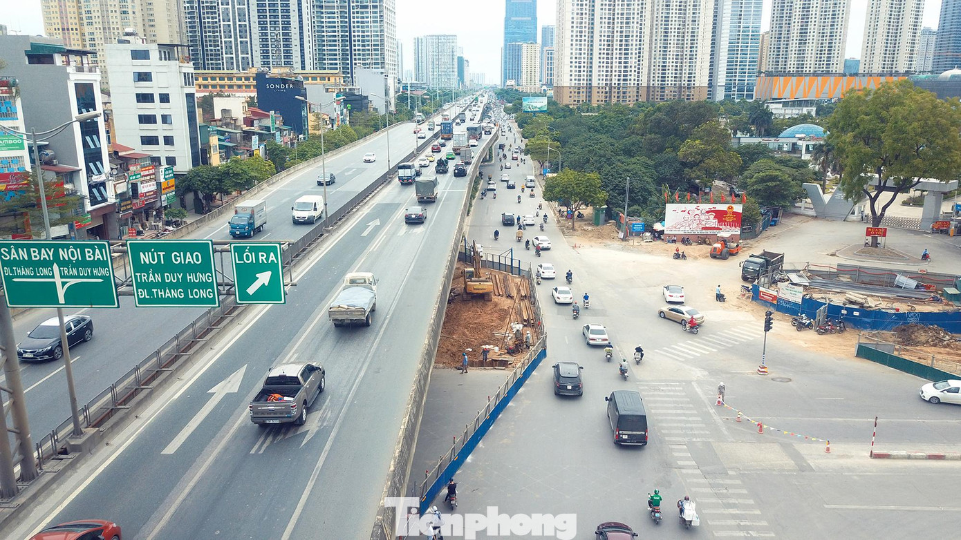 Phạm vi mặt đường còn lại phía Tố Hữu, Lê Văn Lương lần lượt là 17m, 21m, diện tích chiếm dụng mặt đường 861.5m2.