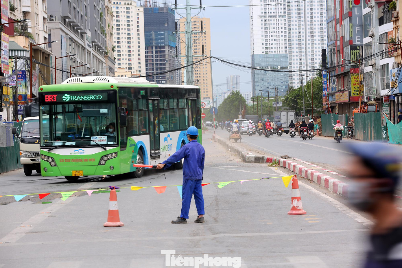 Ghi nhận của phóng viên báo Tiền Phong trong những ngày rào chắn thử nghiệm, lượng phương tiện lưu thông chưa nhiều nên không xảy ra tình trạng ùn tắc.