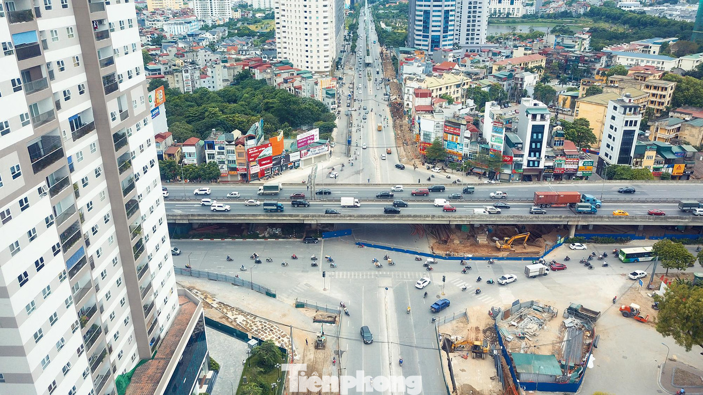 Từ 23h ngày 01/06/2021, đơn vị thi công đã tiến hành việc rào chắn và phân luồng giao thông thử nghiệm.