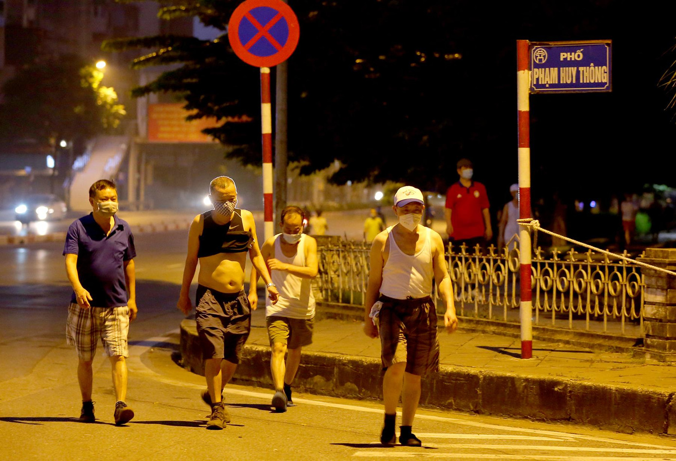 Từ ngày 28/9, Hà Nội cho phép các hoạt động thể dục, thể thao ngoài trời nhưng không được tập trung quá 10 người.