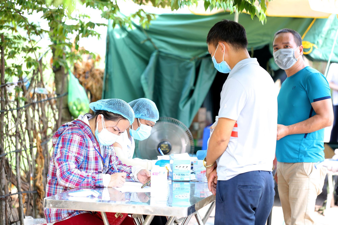 Xét nghiệm nhanh trong trường hợp nghi ngờ, khử trùng trong trường hợp cần thiết. Xét nghiệm nhanh trong trường hợp nghi ngờ, khử trùng trong trường hợp cần thiết.