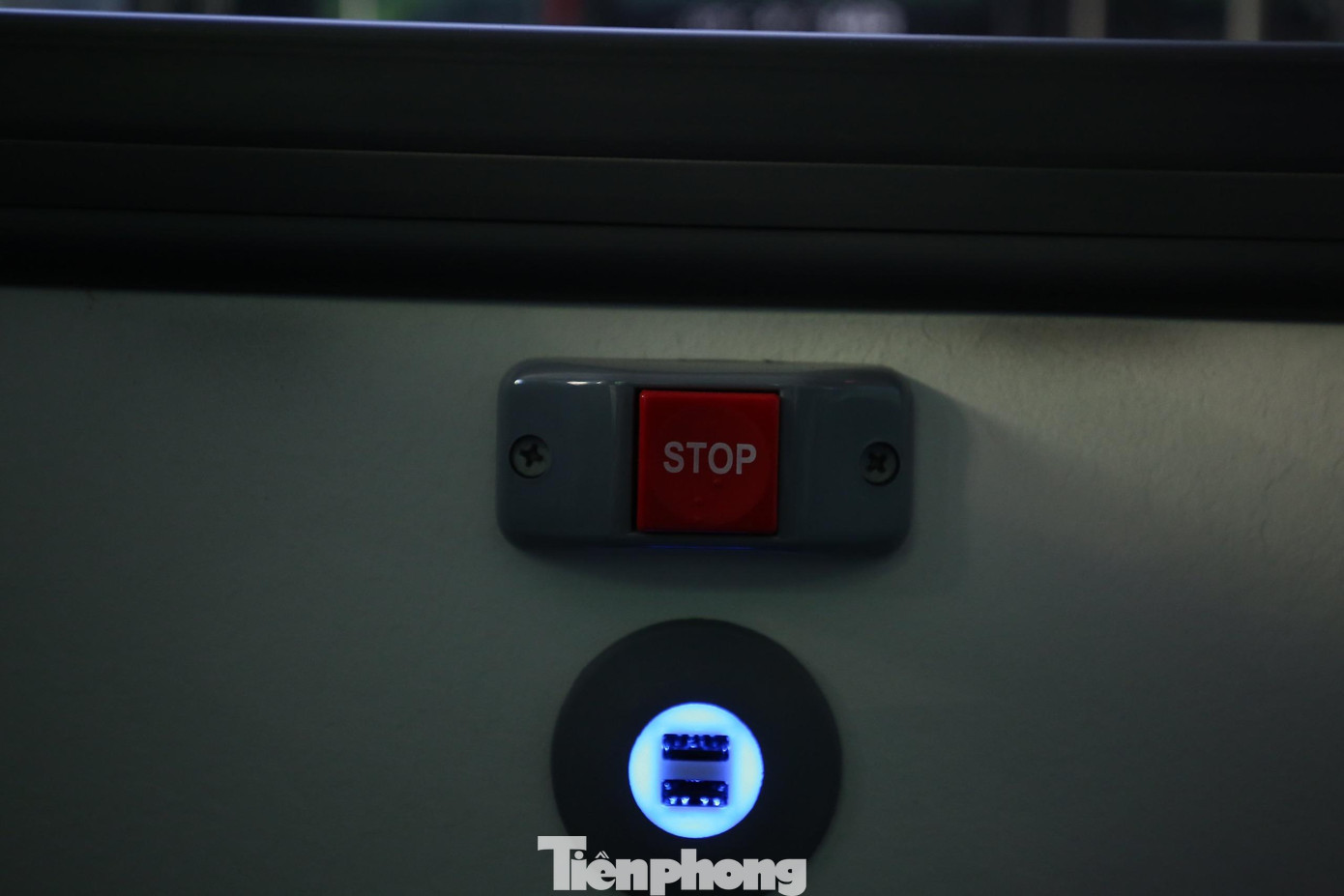 Xe sử dụng hệ thống tự động kiểm soát hành vi của người lái, cảnh báo những nguy cơ gây mất an toàn; chế độ tự động hạ thấp thân xe khi lên xuống phù hợp với người già, trẻ em, người khuyết tật, phụ nữ mang thai.