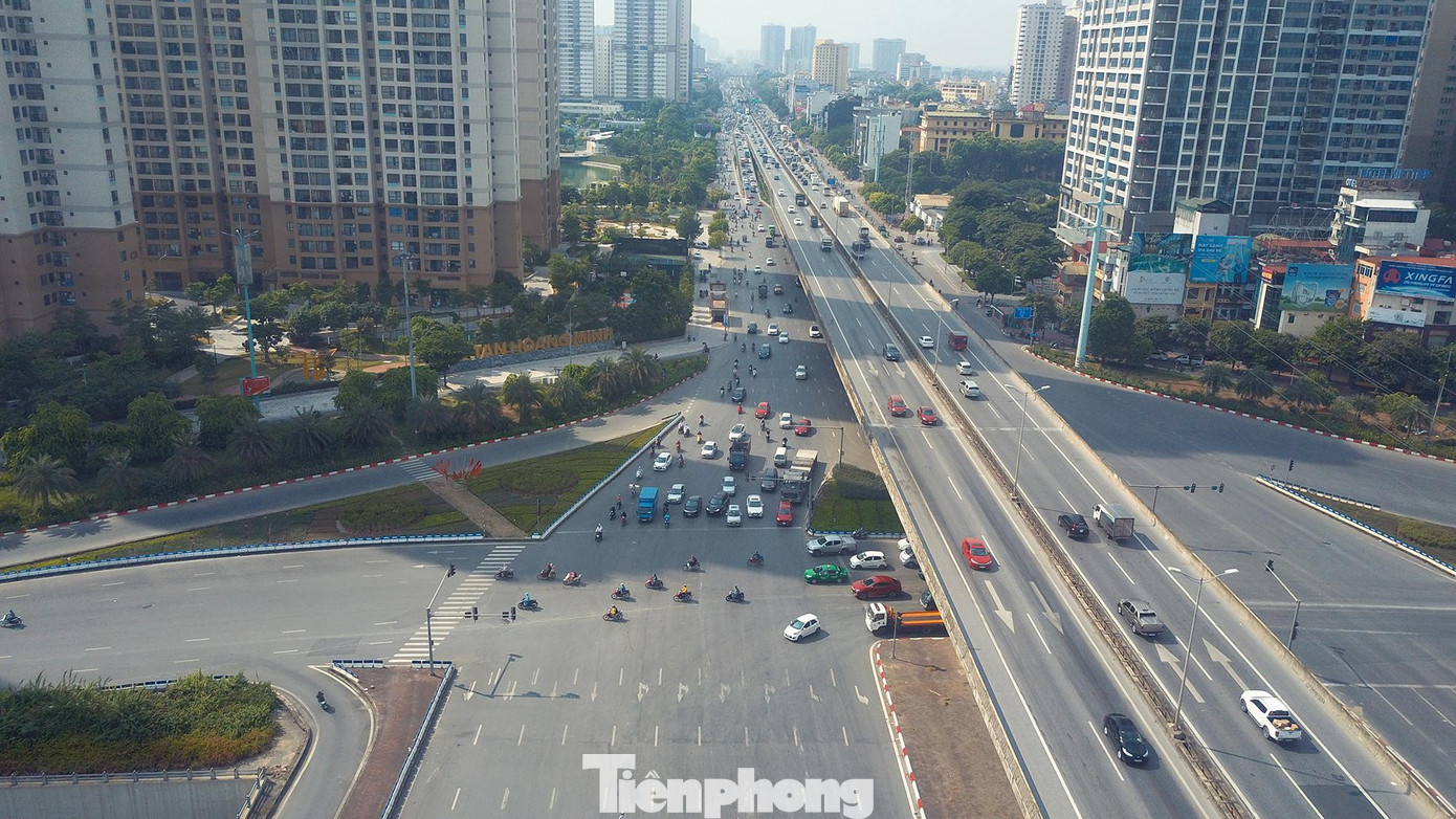 Nhiều đường phố Hà Nội thông thoáng trong ngày đầu thực hiện Công điện 15 ảnh 2